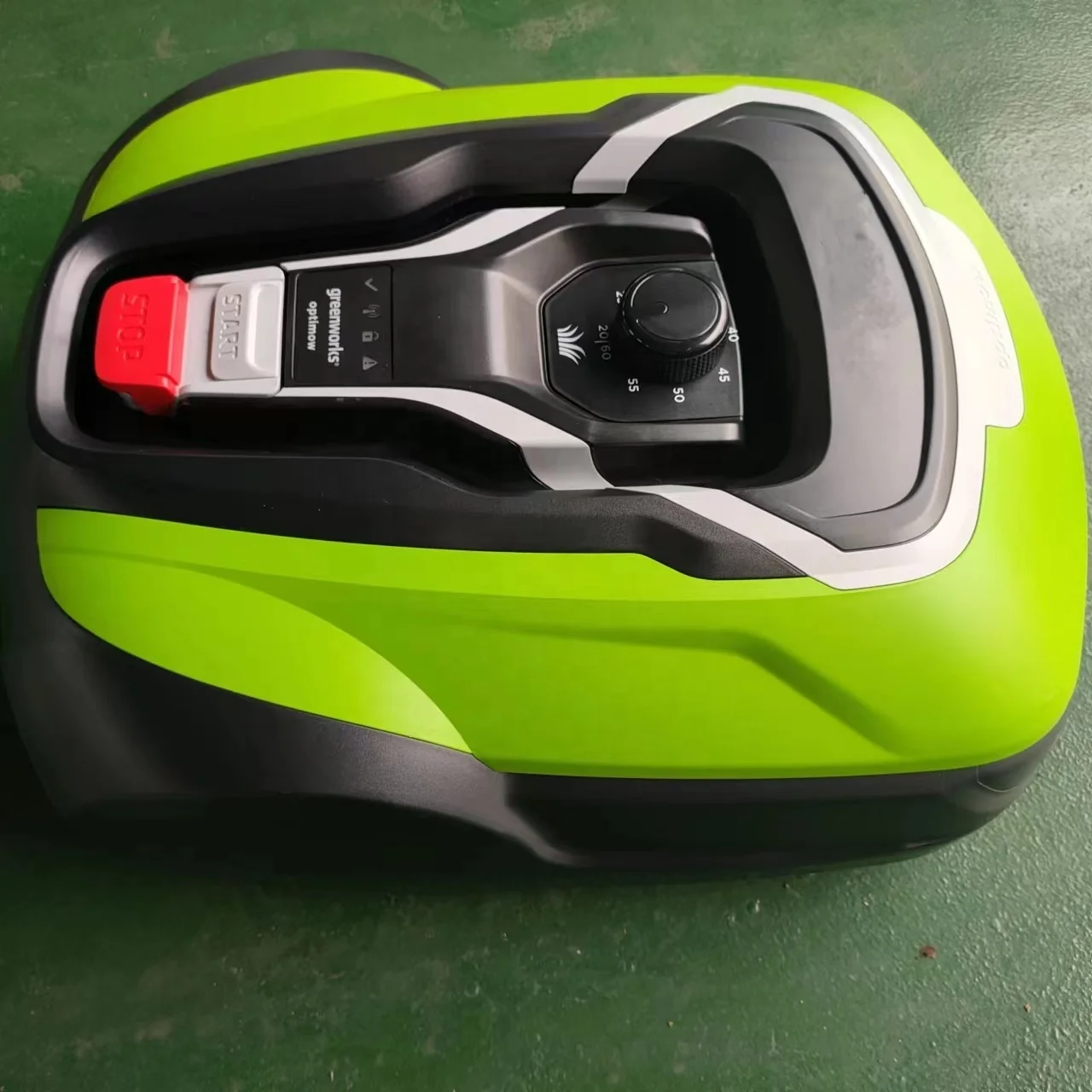 หุ่นยนต์ตัดหญ้าอัตโนมัติไร้สาย - Smart Garden บทวิจารณ์และราคา